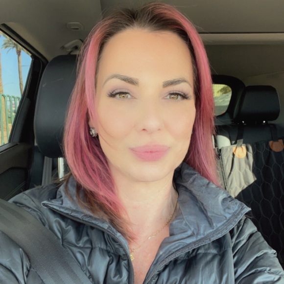 Meet your Posher, Julie - Picture 5 of 7